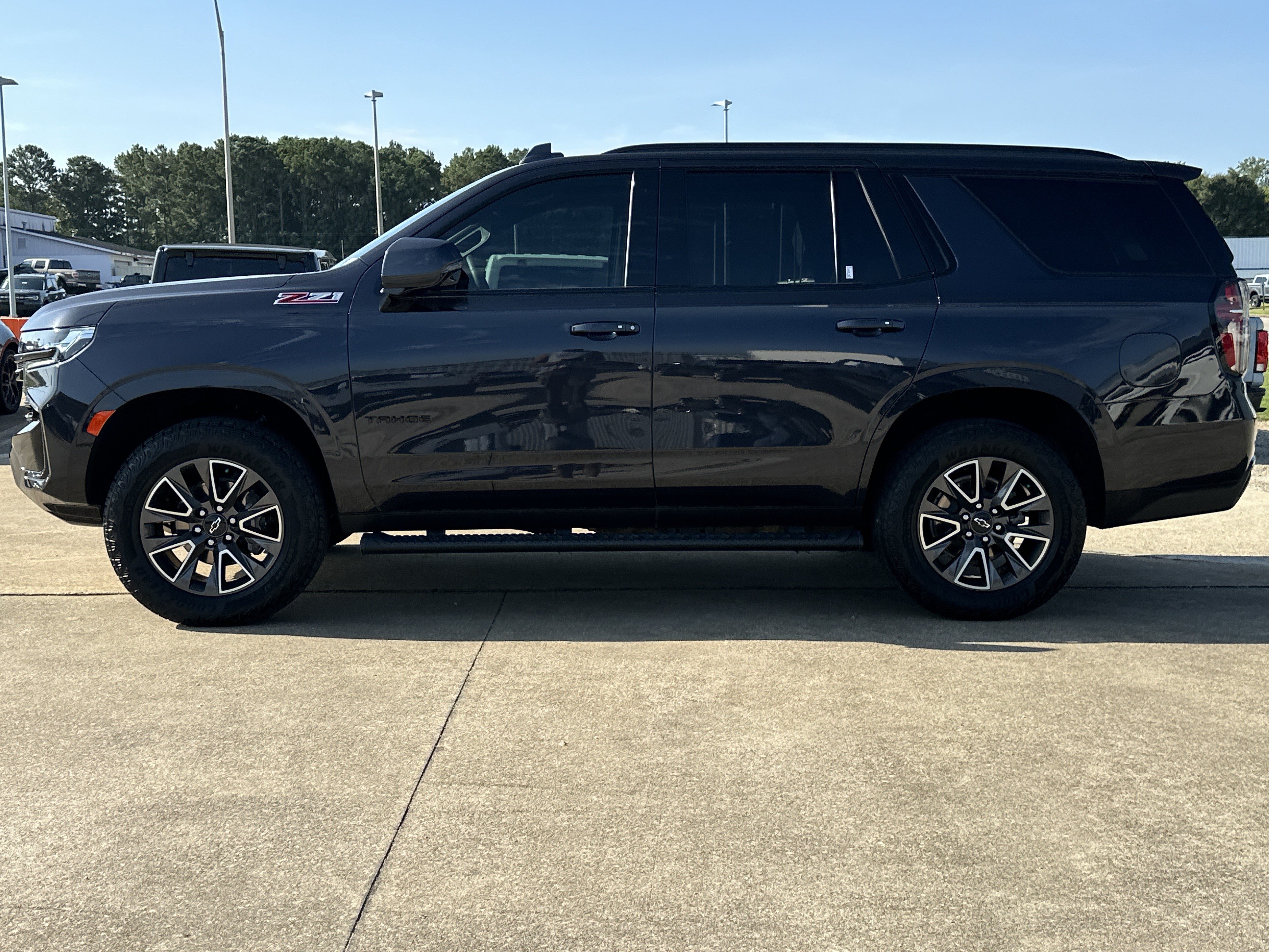 Certified 2024 Chevrolet Tahoe Z71 w/ Luxury Package AWD/4WD image 9