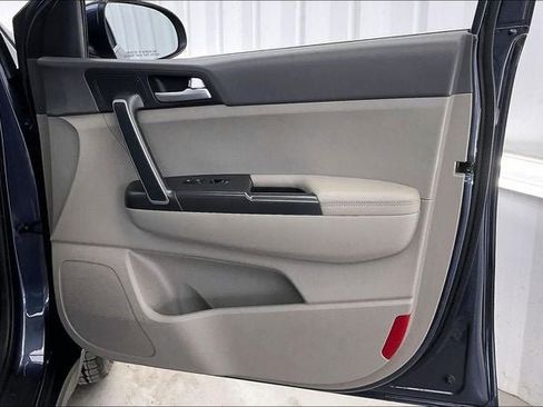 Used 2019 Kia Sportage LX image 21