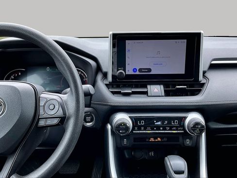 Used 2025 Toyota RAV4 XLE FWD image 7