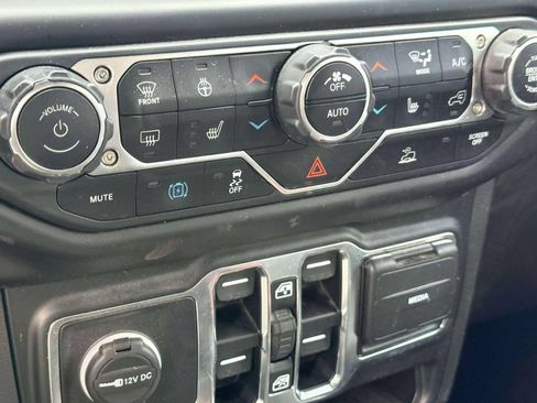 Used 2023 Jeep Wrangler Unlimited Sahara w/ Cold Weather Group AWD/4WD image 21