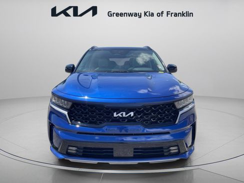 Used 2023 Kia Sorento EX w/ Panoramic Sunroof Package FWD image 2