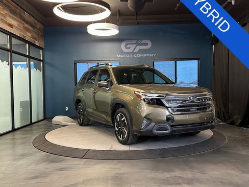 Used 2025 Subaru Forester Limited AWD/4WD image 1