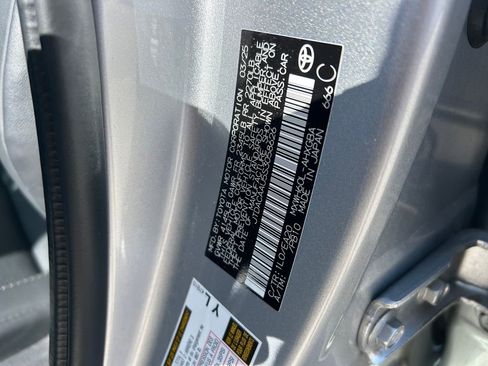 Used 2025 Toyota Prius XLE image 10