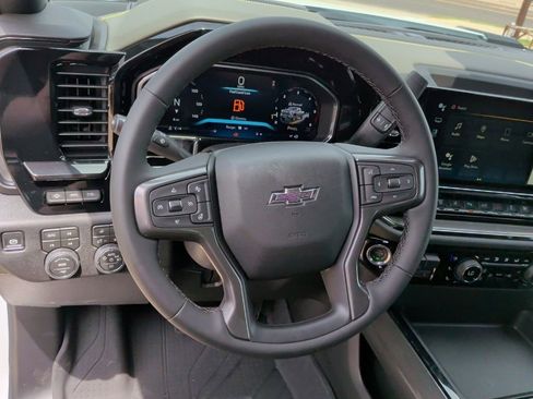New 2026 Chevrolet Silverado 2500 ZR2 AWD/4WD image 17