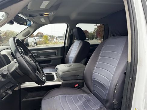 Used 2018 RAM 2500 SLT w/ Luxury Group image 23