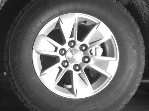 Used 2023 Chevrolet Silverado 1500 LT AWD/4WD image 29