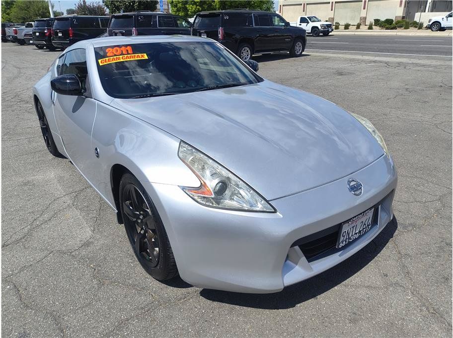 Used 2011 Nissan 370Z Touring RWD image 2
