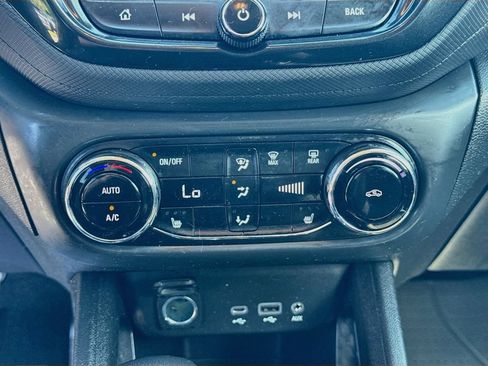 Used 2022 Chevrolet TrailBlazer LT AWD/4WD image 14