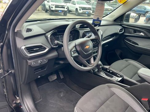 Used 2022 Chevrolet TrailBlazer LT w/ Convenience Package FWD image 18