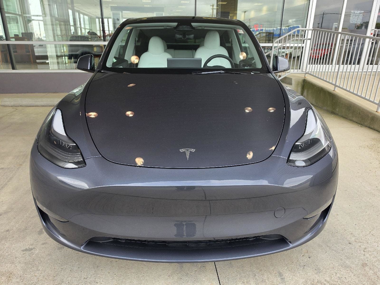 Used 2023 Tesla Model Y AWD image 6