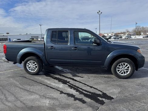 Used 2014 Nissan Frontier SV w/ SV Value Truck Package image 2