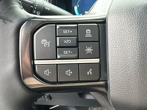 Used 2024 Ford F450 Platinum w/ FX4 Off-Road Package image 24