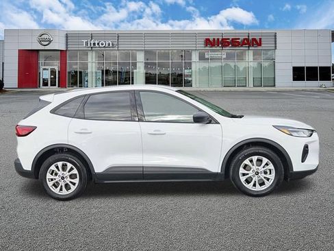Used 2025 Ford Escape Active FWD image 3