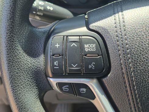 Used 2016 Toyota Sienna LE AWD/4WD image 19