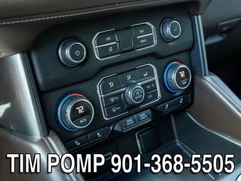 Used 2022 Chevrolet Suburban LT w/ Luxury Package RWD image 23