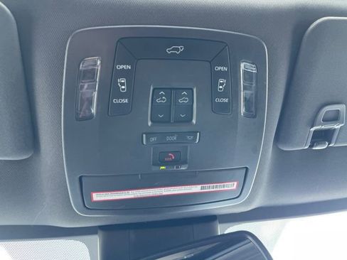 Used 2021 Toyota Sienna XSE AWD/4WD image 20