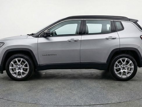 Used 2025 Jeep Compass Limited AWD/4WD image 5