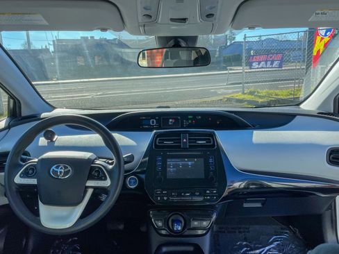 Used 2017 Toyota Prius Two w/ Carpet Mat Package image 3