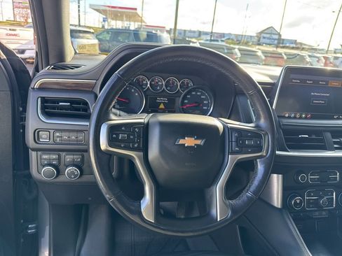 Used 2021 Chevrolet Suburban LT w/ LT Signature Plus Package image 13