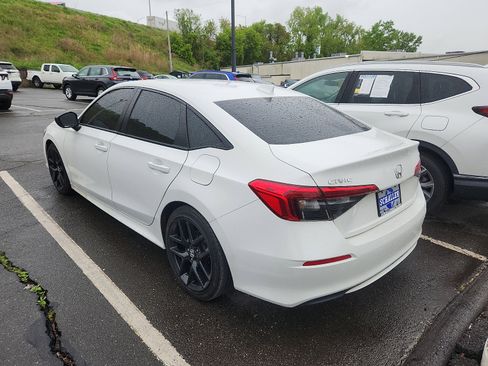 Used 2024 Honda Civic Sport image 3