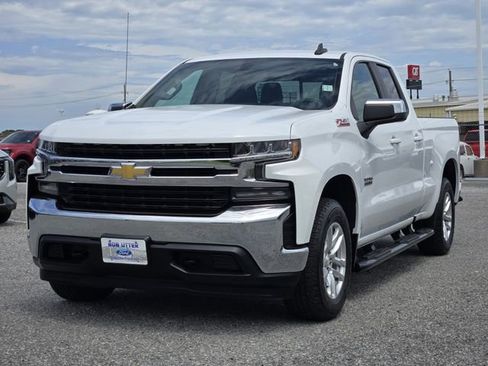 Used 2019 Chevrolet Silverado 1500 LT w/ Texas Edition AWD/4WD image 3