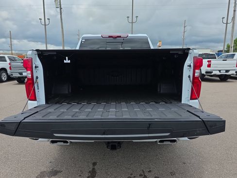 New 2026 Chevrolet Silverado 1500 High Country w/ High Country Premium Package AWD/4WD image 13
