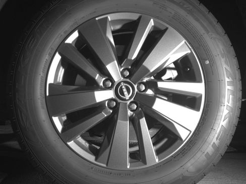 Used 2025 Nissan Pathfinder SV image 14