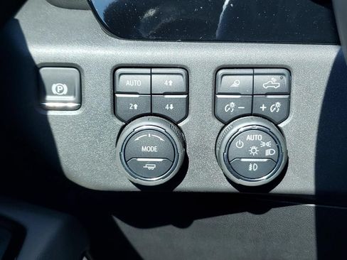 Used 2025 Chevrolet Silverado 1500 ZR2 AWD/4WD image 27