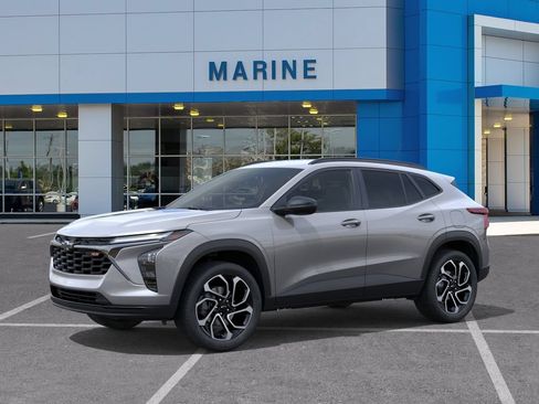 New 2026 Chevrolet Trax RS w/ Driver Confidence Package FWD image 2