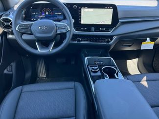 New 2026 Chevrolet Equinox LT w/ Convenience Package II AWD/4WD video 2