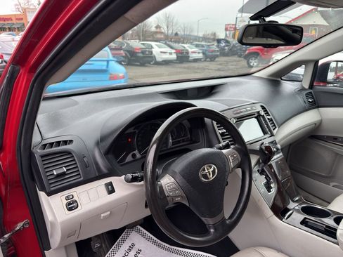 Used 2010 Toyota Venza image 10
