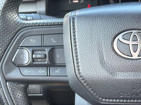 Certified 2025 Toyota Tacoma SR5 AWD/4WD image 21