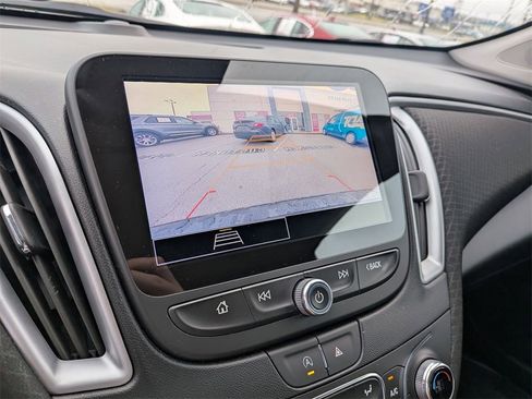 Used 2024 Chevrolet Malibu LT image 18