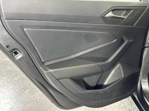 Used 2024 Volkswagen Jetta SE image 33