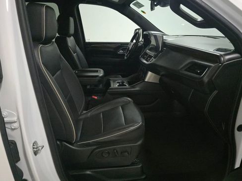 Used 2023 Chevrolet Suburban Premier AWD/4WD image 16