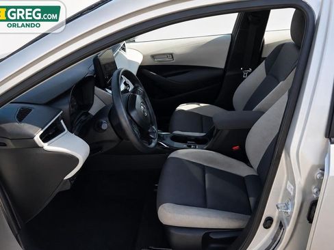 Used 2025 Toyota Corolla LE FWD image 10