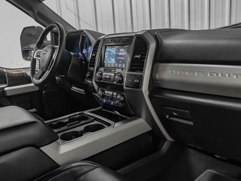 Used 2019 Ford F250 Lariat w/ Lariat Ultimate Package AWD/4WD image 12