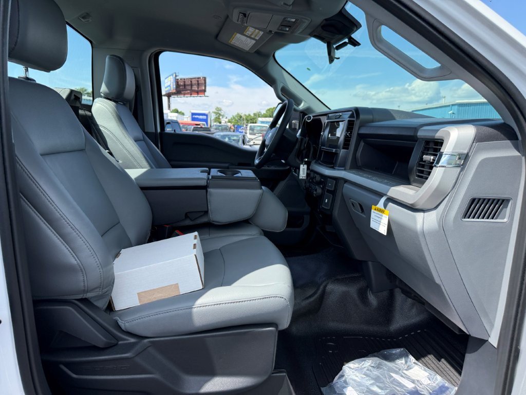 New 2026 Ford F350 XL w/ XL Chrome Package AWD/4WD image 15