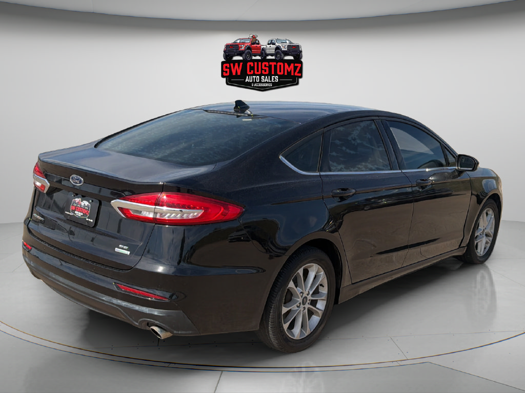 Used 2020 Ford Fusion SE FWD image 7