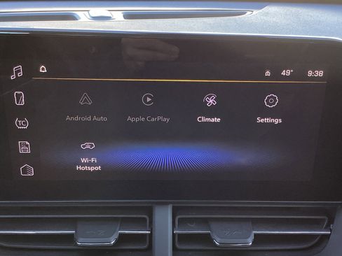 Used 2025 Chevrolet Trax LT w/ LT Convenience Package image 5