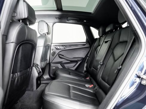 Used 2018 Porsche Macan S image 26