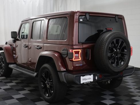 Used 2021 Jeep Wrangler Unlimited Sahara w/ Cold Weather Group AWD/4WD image 17