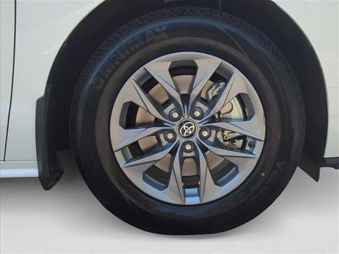 Certified 2024 Toyota Sienna LE image 19