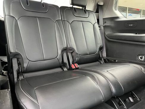 Used 2022 Jeep Grand Cherokee L Limited AWD/4WD image 29