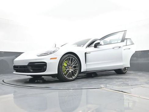 Certified 2023 Porsche Panamera 4 image 31