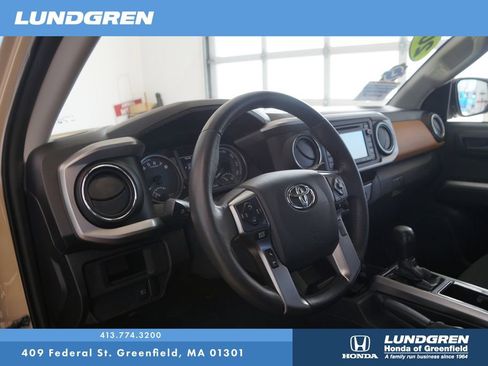Used 2018 Toyota Tacoma SR5 image 12
