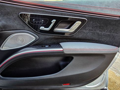 Used 2022 Mercedes-Benz EQS 450+ Sedan image 35