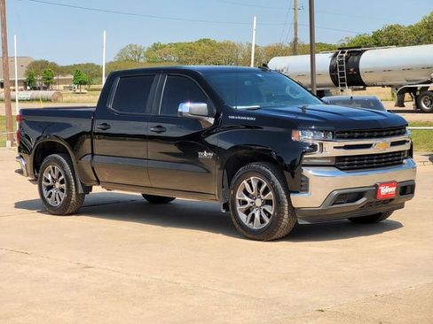 Used 2021 Chevrolet Silverado 1500 LT image 2