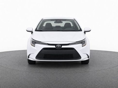 Certified 2025 Toyota Corolla LE FWD image 5
