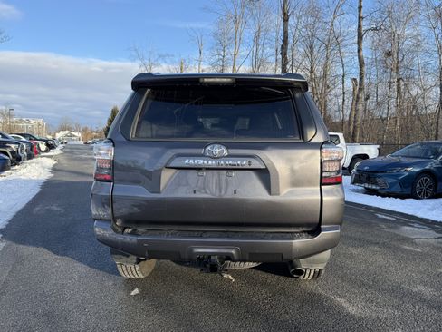 Used 2022 Toyota 4Runner SR5 Premium w/ Moonroof Package image 10